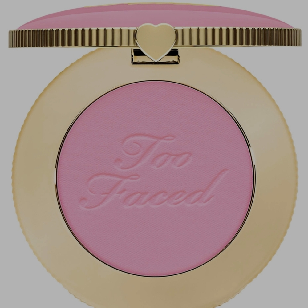 Too Faced Cloud Crush Blurring Blush Candy Cloud. BNIB
